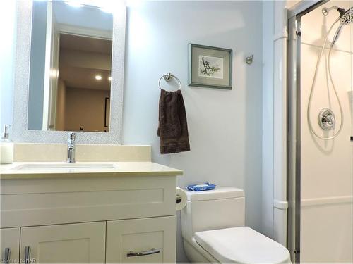 10-6334 Desanka Avenue, Niagara Falls, ON - Indoor Photo Showing Bathroom