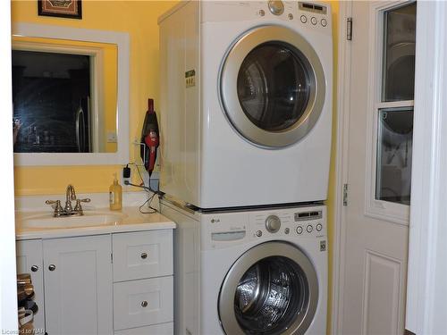 10-6334 Desanka Avenue, Niagara Falls, ON - Indoor Photo Showing Laundry Room