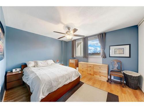 836-350 Quigley Road, Hamilton, ON - Indoor Photo Showing Bedroom