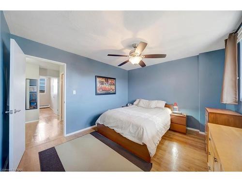 836-350 Quigley Road, Hamilton, ON - Indoor Photo Showing Bedroom