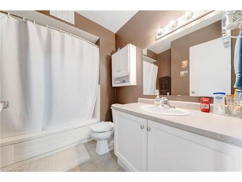 836-350 Quigley Road, Hamilton, ON - Indoor Photo Showing Bathroom