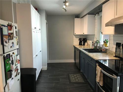 5881 Carman Street, Niagara Falls, ON - Indoor Photo Showing Kitchen With Double Sink