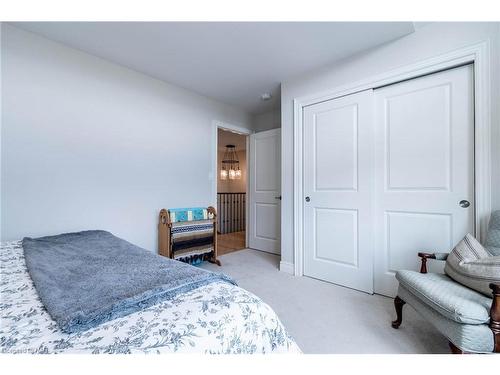 126 Susan Drive, Fonthill, ON - Indoor Photo Showing Bedroom