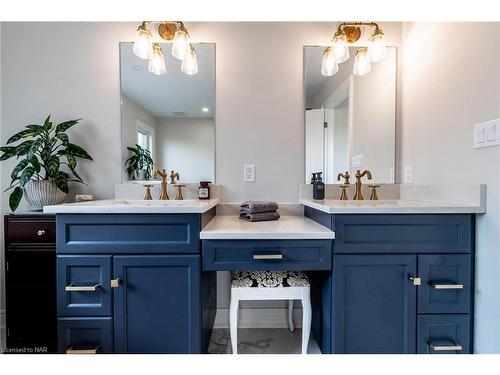 126 Susan Drive, Fonthill, ON - Indoor Photo Showing Bathroom