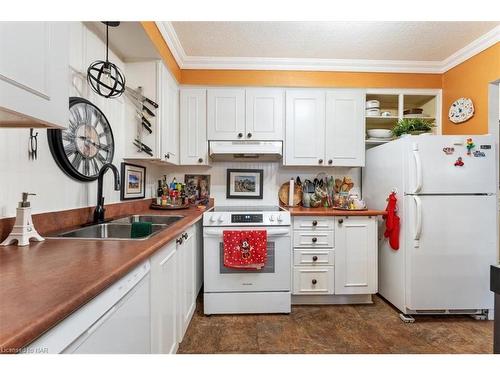 304-41 Rykert Street, St. Catharines, ON - Indoor Photo Showing Kitchen With Double Sink