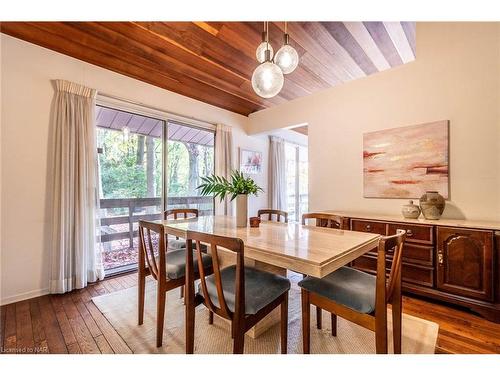 3 Parkhill Rd Road, Fonthill, ON - Indoor Photo Showing Dining Room