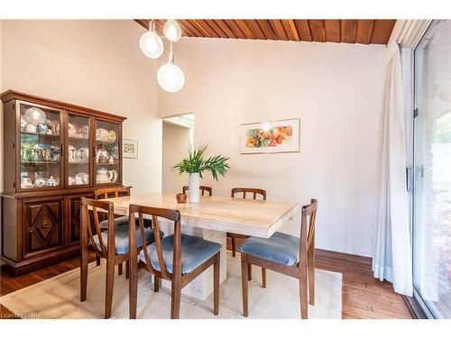 3 Parkhill Rd Road, Fonthill, ON - Indoor Photo Showing Dining Room