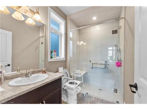 124 Timberview Crescent, Welland, ON - Indoor Photo Showing Bathroom