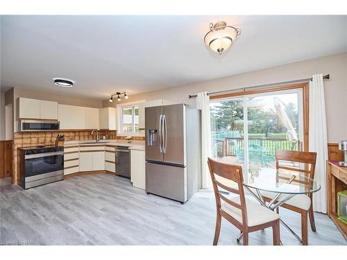 1700 Seventh Street, St. Catharines, ON - Indoor Photo Showing Kitchen