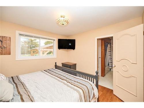 1700 Seventh Street, St. Catharines, ON - Indoor Photo Showing Bedroom