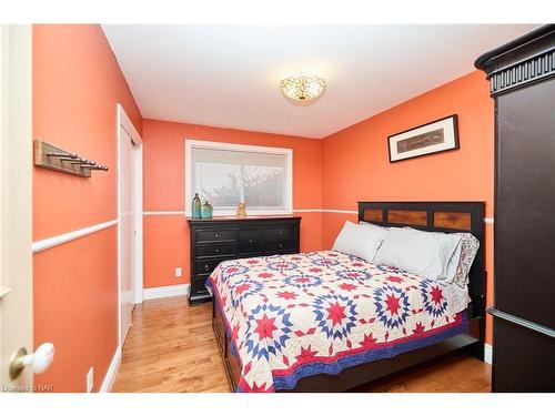 1700 Seventh Street, St. Catharines, ON - Indoor Photo Showing Bedroom