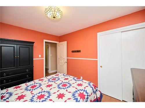 1700 Seventh Street, St. Catharines, ON - Indoor Photo Showing Bedroom