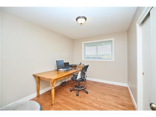 1700 Seventh Street, St. Catharines, ON - Indoor Photo Showing Office