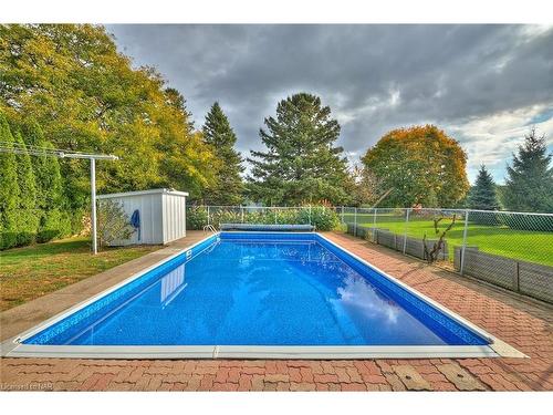 1700 Seventh Street, St. Catharines, ON - Outdoor With In Ground Pool With Backyard