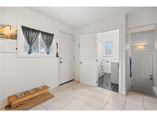 60 Merchison Avenue, Hamilton, ON - Indoor Photo Showing Other Room