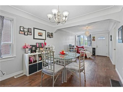 60 Merchison Avenue, Hamilton, ON - Indoor Photo Showing Dining Room