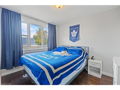 60 Merchison Avenue, Hamilton, ON - Indoor Photo Showing Bedroom