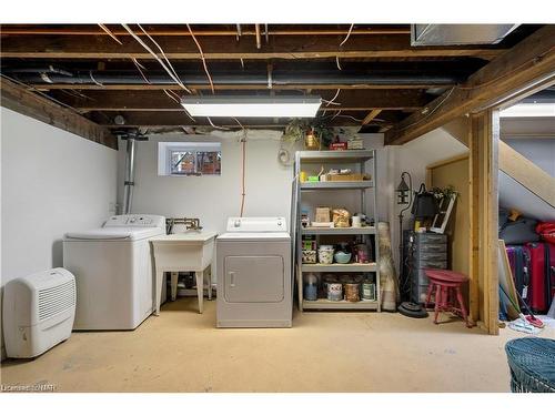 14656 Niagara River Parkway, Niagara-On-The-Lake, ON - Indoor Photo Showing Laundry Room