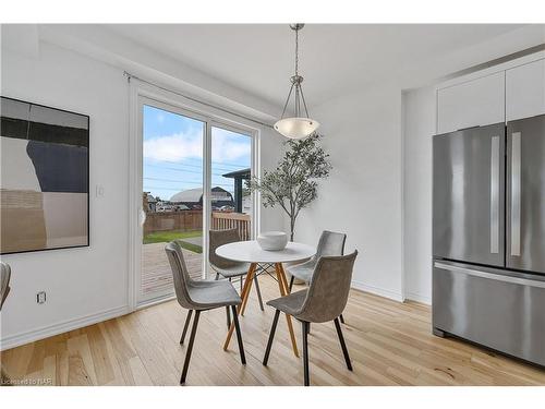 7864 Seabiscuit Drive, Niagara Falls, ON - Indoor Photo Showing Dining Room