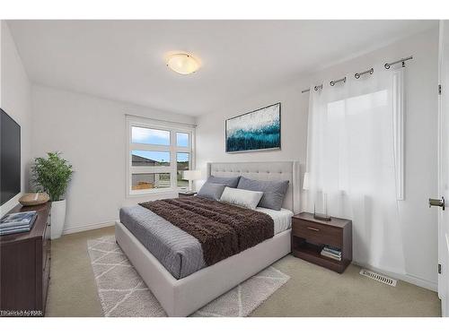 7864 Seabiscuit Drive, Niagara Falls, ON - Indoor Photo Showing Bedroom