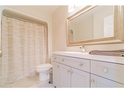 4-5150 Dorchester Road, Niagara Falls, ON - Indoor Photo Showing Bathroom