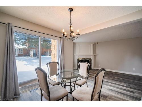 4-5150 Dorchester Road, Niagara Falls, ON - Indoor Photo Showing Dining Room