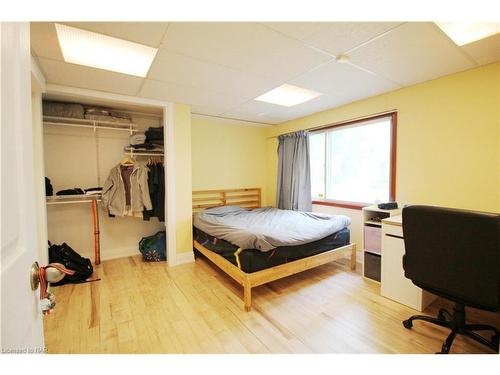 Lower-27 Glenbarr Road, St. Catharines, ON - Indoor Photo Showing Bedroom