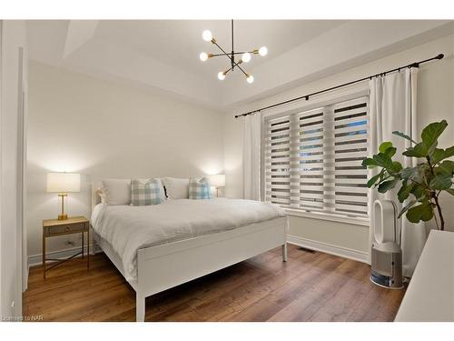 59-144 Port Robinson Road, Fonthill, ON - Indoor Photo Showing Bedroom