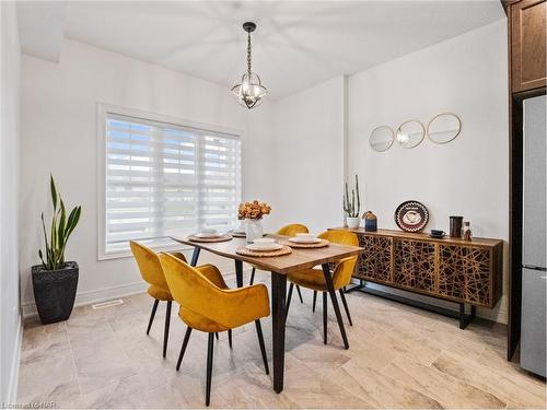 864 Burwell Street, Fort Erie, ON - Indoor Photo Showing Dining Room