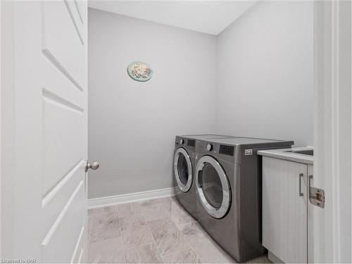 864 Burwell Street, Fort Erie, ON - Indoor Photo Showing Laundry Room