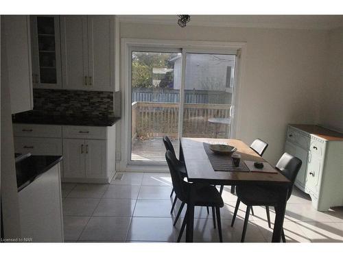 6398 Crawford Street, Niagara Falls, ON - Indoor Photo Showing Dining Room