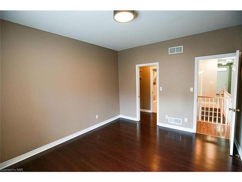 11-4300 Kalar Road, Niagara Falls, ON - Indoor Photo Showing Other Room