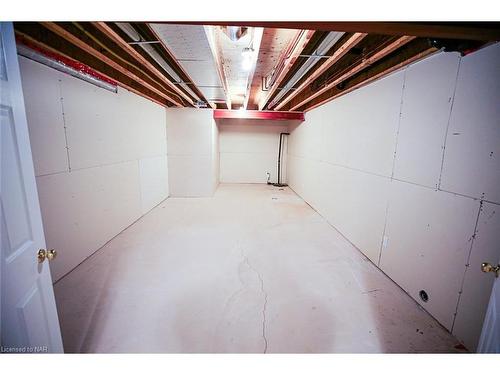 11-4300 Kalar Road, Niagara Falls, ON - Indoor Photo Showing Basement