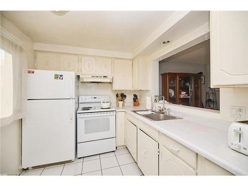 2-5982 Dunn Street, Niagara Falls, ON - Indoor Photo Showing Kitchen