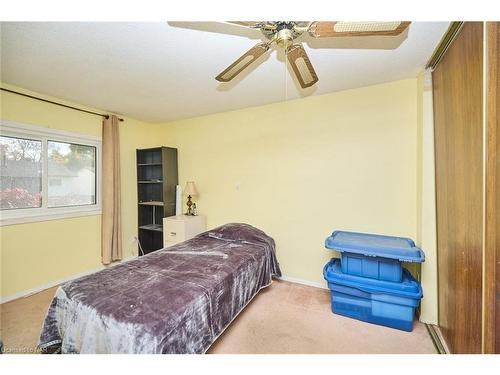 2-5982 Dunn Street, Niagara Falls, ON - Indoor Photo Showing Bedroom