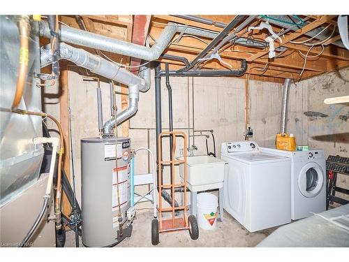 2-5982 Dunn Street, Niagara Falls, ON - Indoor Photo Showing Laundry Room