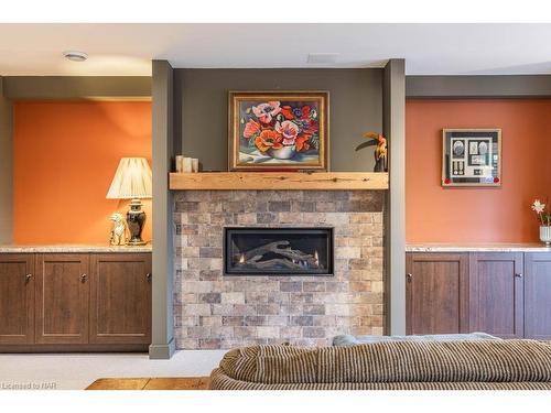 62 Coyle Court, Welland, ON - Indoor Photo Showing Living Room With Fireplace