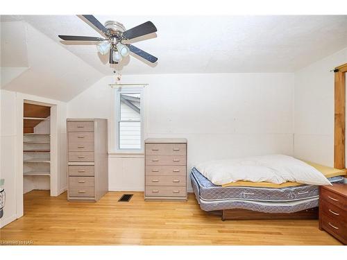 33 Merigold Street, St. Catharines, ON - Indoor Photo Showing Bedroom