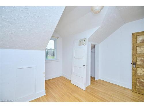 33 Merigold Street, St. Catharines, ON - Indoor Photo Showing Other Room