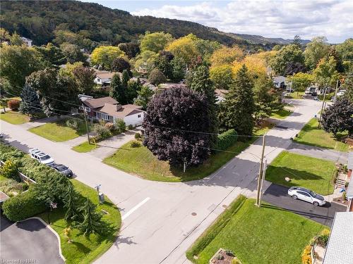 2 Brentwood Road, Grimsby, ON - Outdoor With View