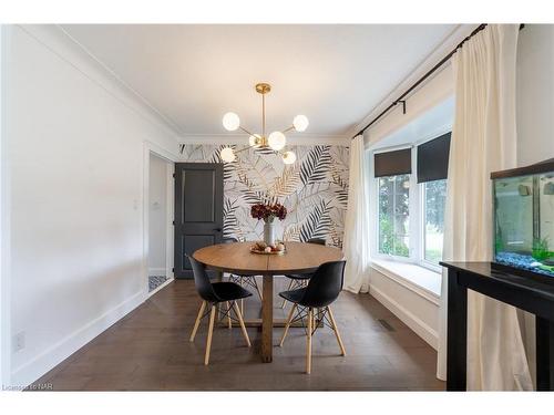 2 Brentwood Road, Grimsby, ON - Indoor Photo Showing Dining Room