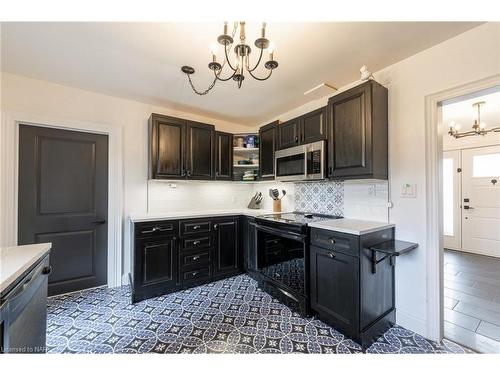 2 Brentwood Road, Grimsby, ON - Indoor Photo Showing Kitchen