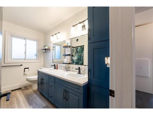 2 Brentwood Road, Grimsby, ON - Indoor Photo Showing Bathroom