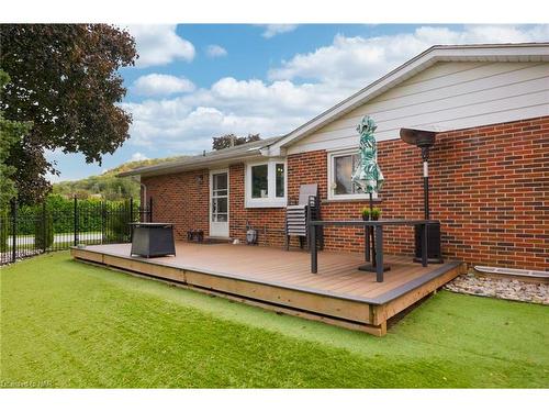 2 Brentwood Road, Grimsby, ON - Outdoor With Deck Patio Veranda With Exterior