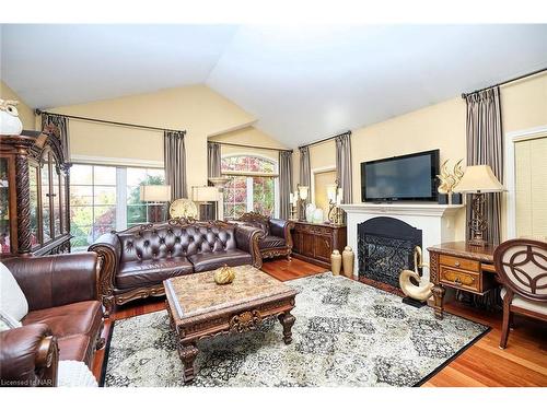 18 Martha Court Court, Fenwick, ON - Indoor Photo Showing Living Room With Fireplace