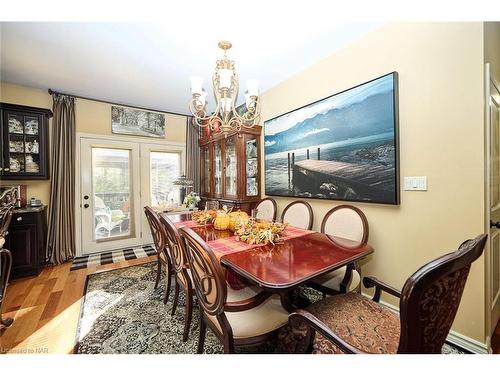 18 Martha Court Court, Fenwick, ON - Indoor Photo Showing Dining Room