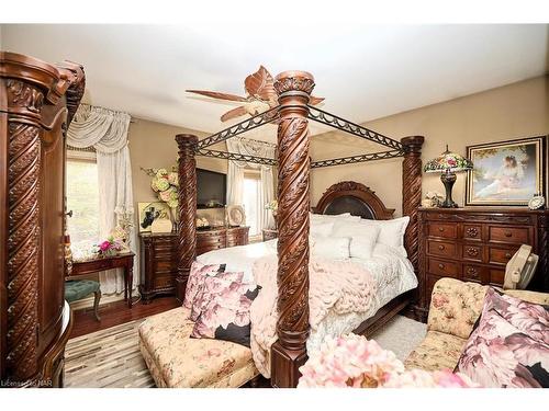 18 Martha Court Court, Fenwick, ON - Indoor Photo Showing Bedroom