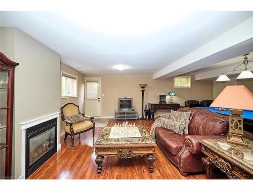 18 Martha Court Court, Fenwick, ON - Indoor Photo Showing Living Room With Fireplace