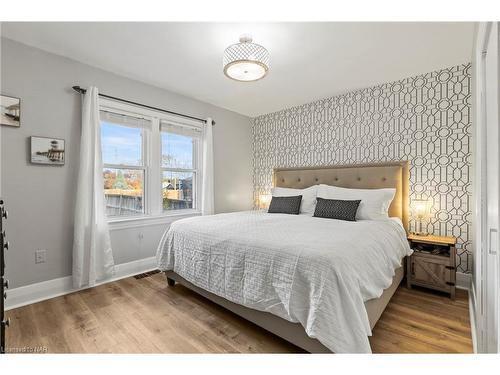 205 Ross Street, Welland, ON - Indoor Photo Showing Bedroom