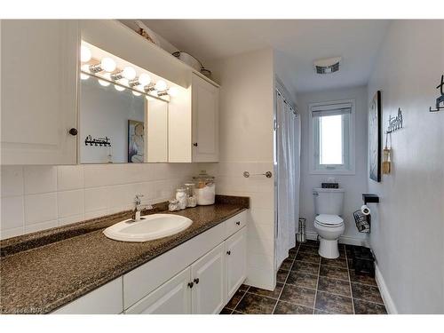 3522 East Main Street, Stevensville, ON - Indoor Photo Showing Bathroom